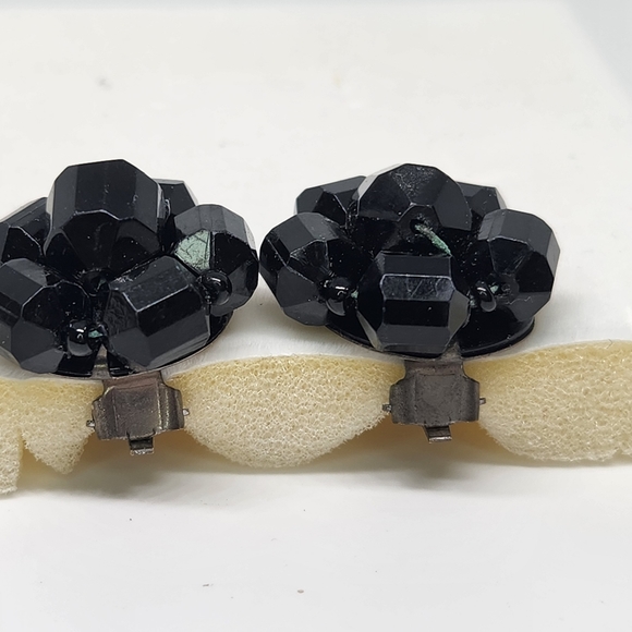 Vintage Germany Signed Black Cluster Glass Beaded Button Clip On Earrings - Picture 4 of 8